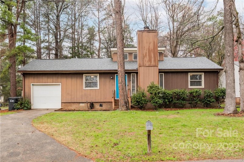 Property image 3 at 5101 Rolling Oak Lane, Charlotte, NC 28227