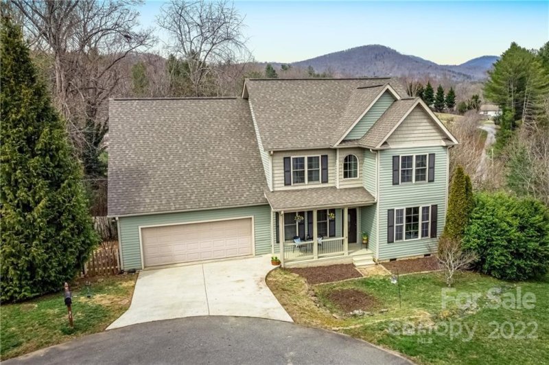 Property image 4 at 31 Village East Court, Asheville, NC 28805