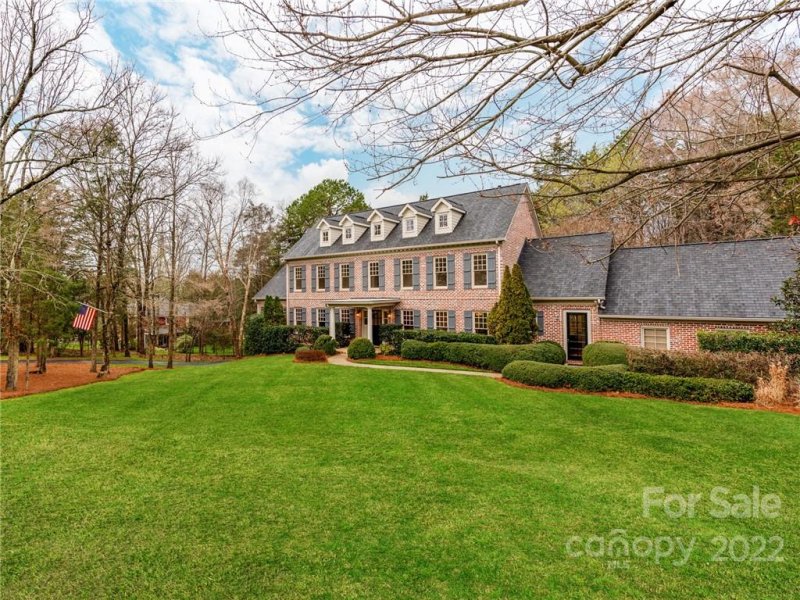 Property image 2 at 5026 Parview Drive, Charlotte, NC 28226