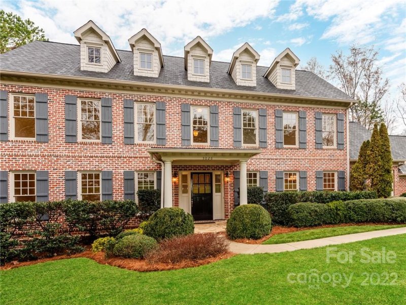 Property image 3 at 5026 Parview Drive, Charlotte, NC 28226