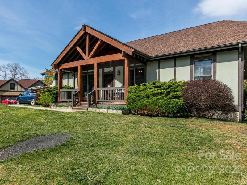 Property image 3 at 15 Silverling Drive, Asheville, NC 28806