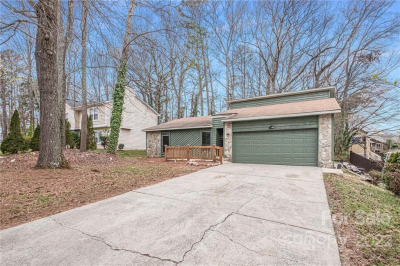 Property image 2 at 4607 Cricklewood Lane, Charlotte, NC 28212