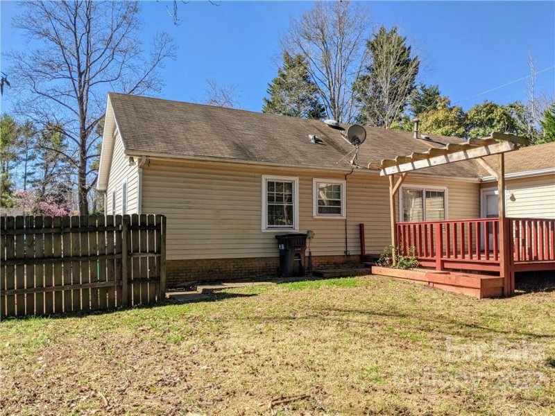 Property image 5 at 5901 Bluebonnet Road, Charlotte, NC 28212