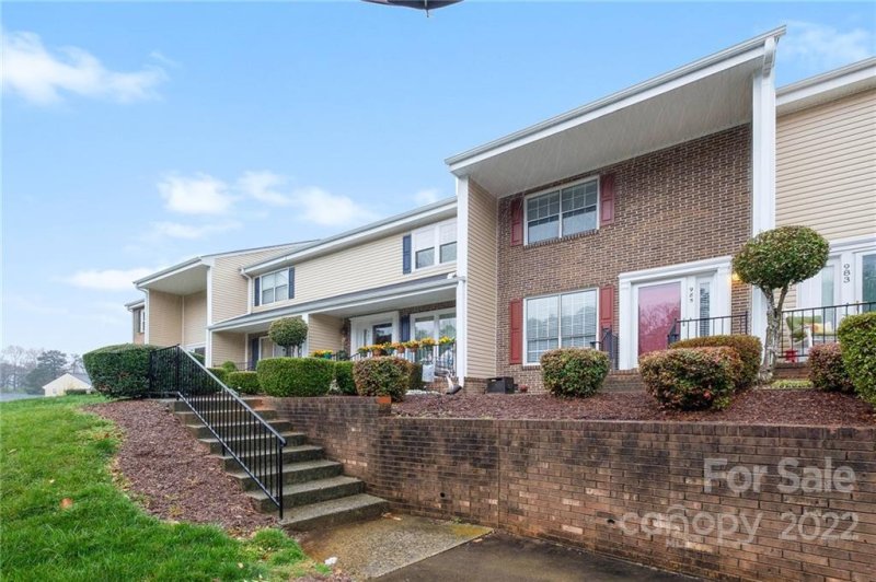 Property image 2 at 985 Surry Lane, Gastonia, NC 28054