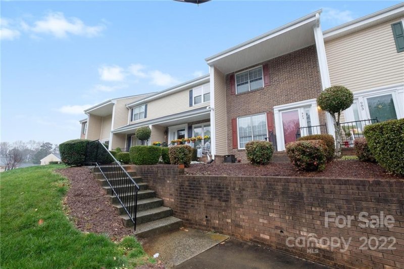 Property image 3 at 985 Surry Lane, Gastonia, NC 28054