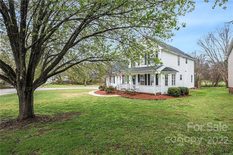 Property image 3 at 989 Braxton Drive, Concord, NC 28025