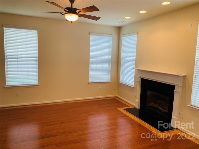 Property image 3 at 7549 Bluff Point Lane, Denver, NC 28037