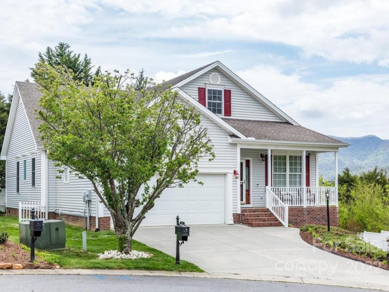 Property image 2 at 124 Willow Oak Drive, Asheville, NC 28805