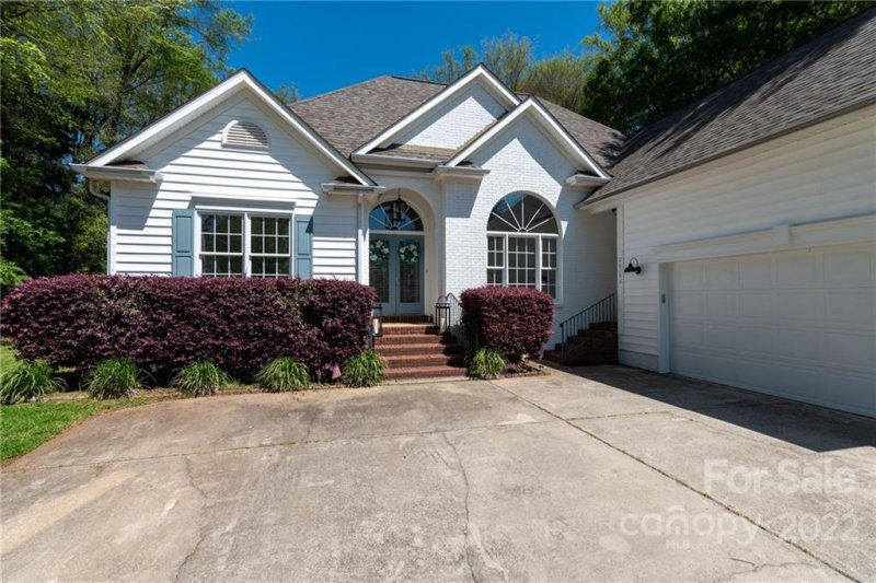 Property image 2 at 20742 Lagoona Drive, Cornelius, NC 28031