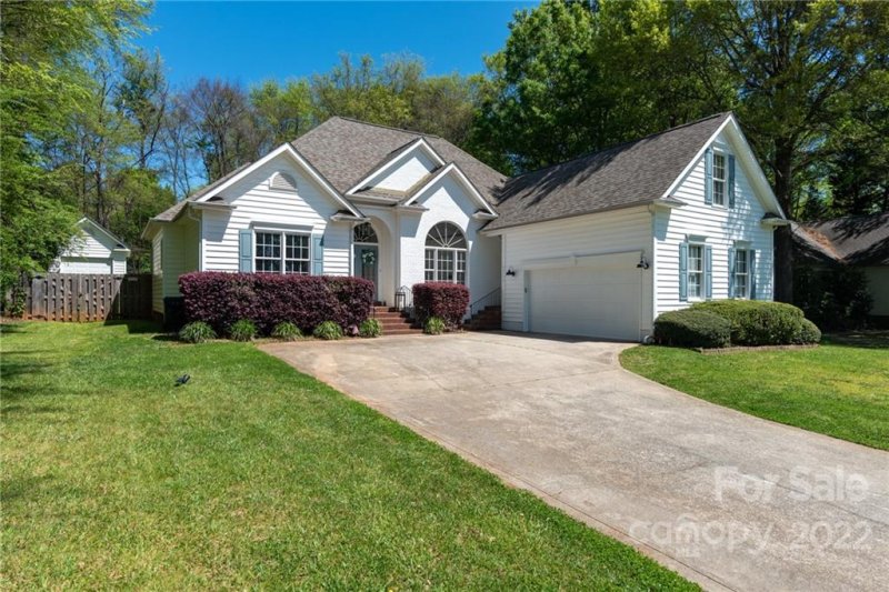 Property image 3 at 20742 Lagoona Drive, Cornelius, NC 28031