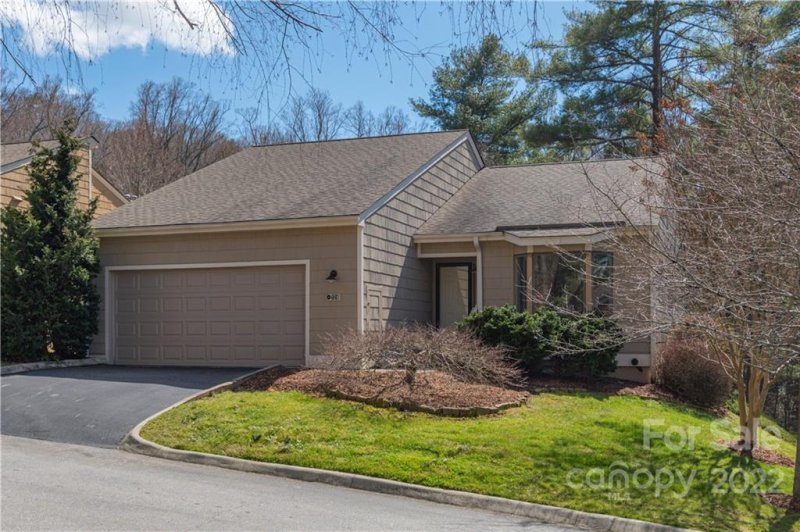 Property image 2 at 128 Beaver Ridge Road, Asheville, NC 28804