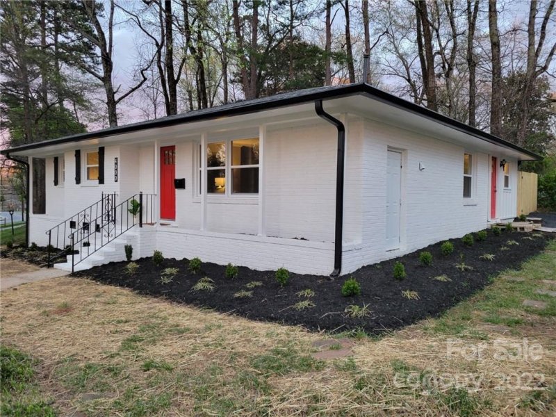 Property image 3 at 4000 Tipperary Place, Charlotte, NC 28215