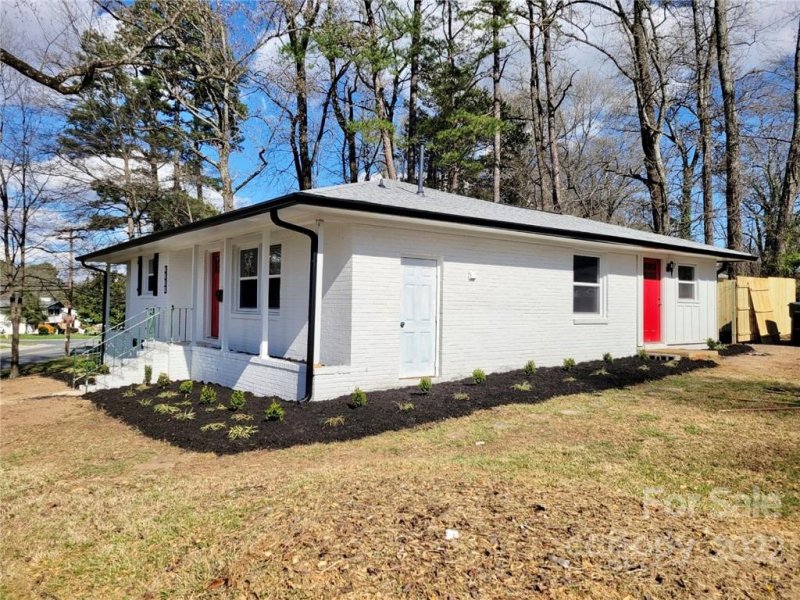 Property image 4 at 4000 Tipperary Place, Charlotte, NC 28215