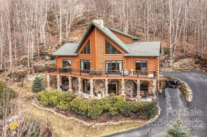 108 W Blueberry Lane