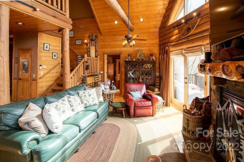 Property image 3 at 108 W Blueberry Lane, Beech Mountain, NC 28604
