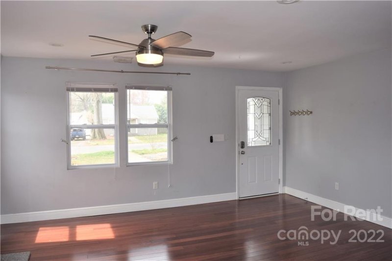 Property image 3 at 1221 Meadow Lane, Charlotte, NC 28205