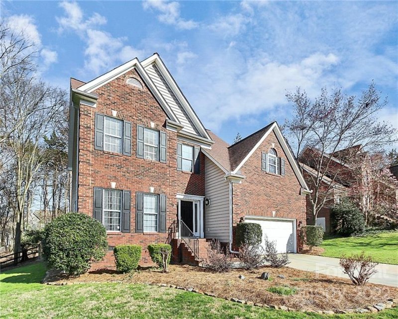 Property image 3 at 10501 Rougemont Lane, Charlotte, NC 28277