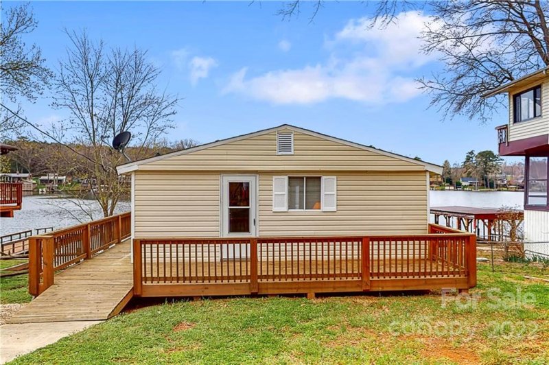 Property image 3 at 638 Pinehaven Drive, New London, NC 28127