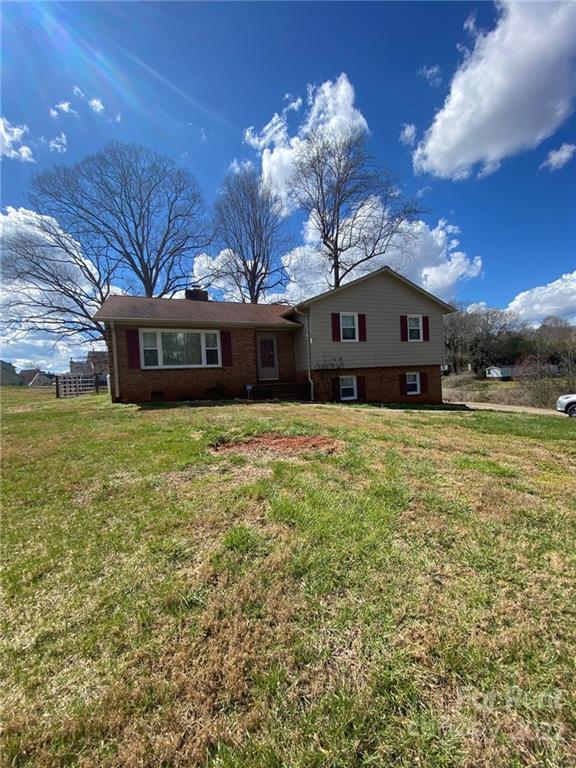 Property image 2 at 1653 Magnum Road, Hickory, NC 28602