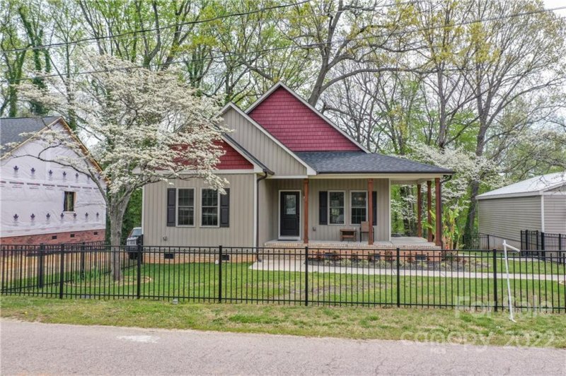 Property image 2 at 1107 Edgewood Avenue, Kannapolis, NC 28081