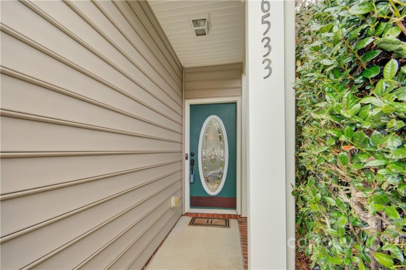 Property image 4 at 6533 Falls Lake Drive, Charlotte, NC 28270