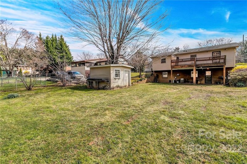 Property image 3 at 11 Birchwood Lane, Asheville, NC 28805