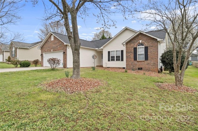 Property image 2 at 2768 Sterling Court, Claremont, NC 28610