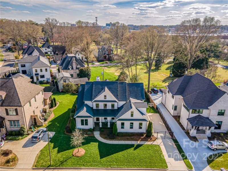 Property image 2 at 309 Plantation Place, Charlotte, NC 28209