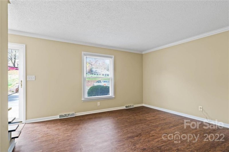 Property image 4 at 820 6th Street, Hickory, NC 28601