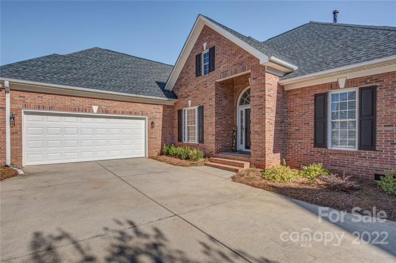 Property image 2 at 5203 Featherstone Court, Gastonia, NC 28056