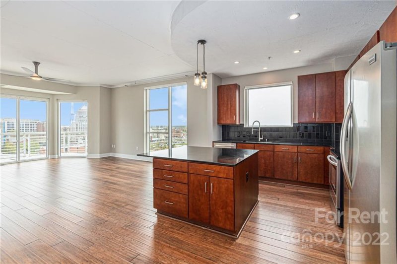 Property image 4 at 505 E 6th Street, Charlotte, NC 28202