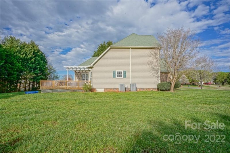 Property image 2 at 100 Southern Pine Drive, Shelby, NC 28152