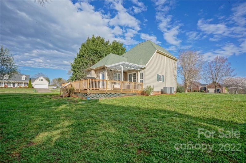 Property image 3 at 100 Southern Pine Drive, Shelby, NC 28152