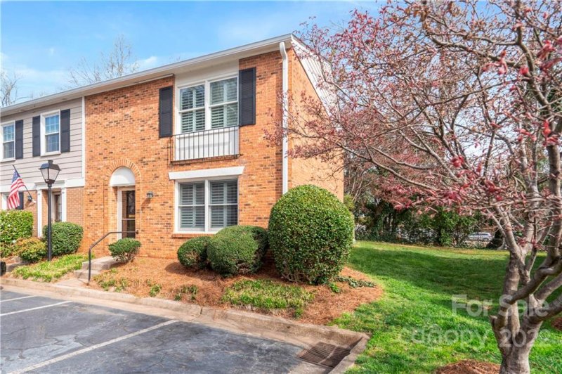 Property image 2 at 4605 Hedgemore Drive, Charlotte, NC 28209