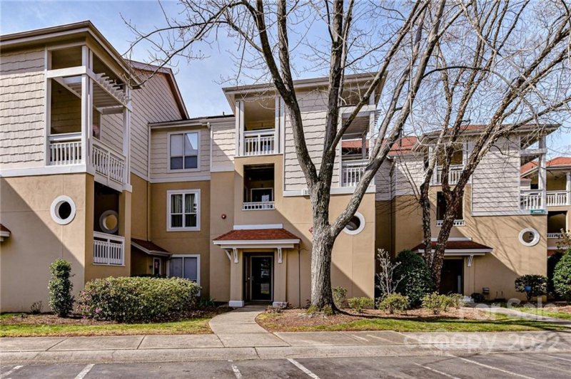 Property image 4 at 18009 Kings Point Drive, Cornelius, NC 28031