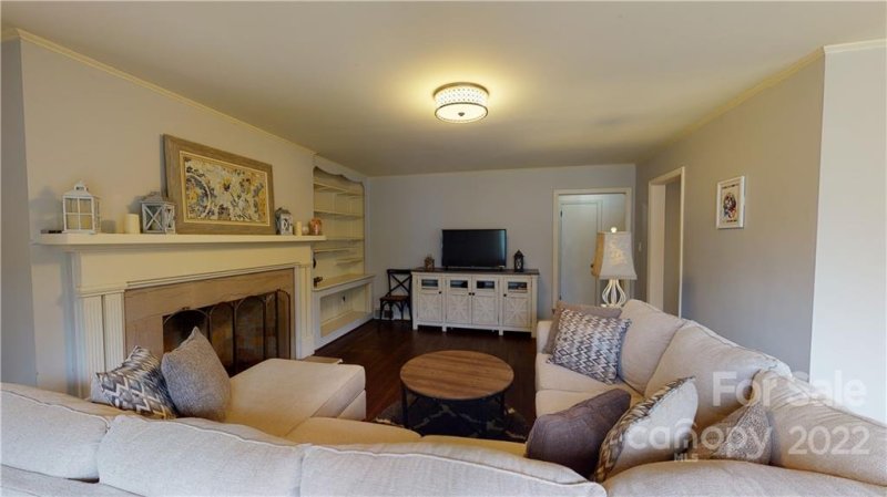 Property image 3 at 519 Meadowbrook Road, Charlotte, NC 28211