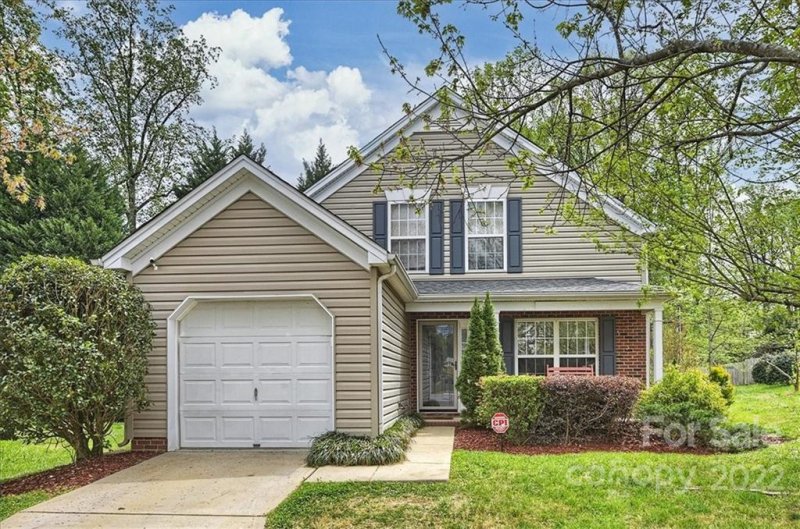 Property image 2 at 3852 Brookchase Lane, Charlotte, NC 28205