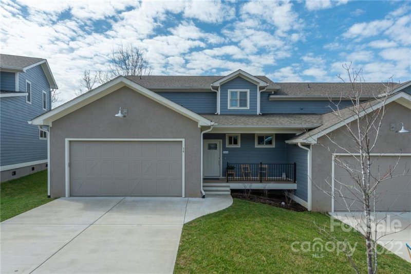 Property image 2 at 14 Thornes Lane, Asheville, NC 28805