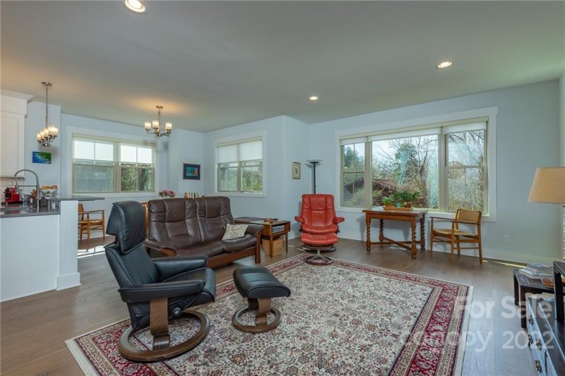 Property image 5 at 14 Thornes Lane, Asheville, NC 28805