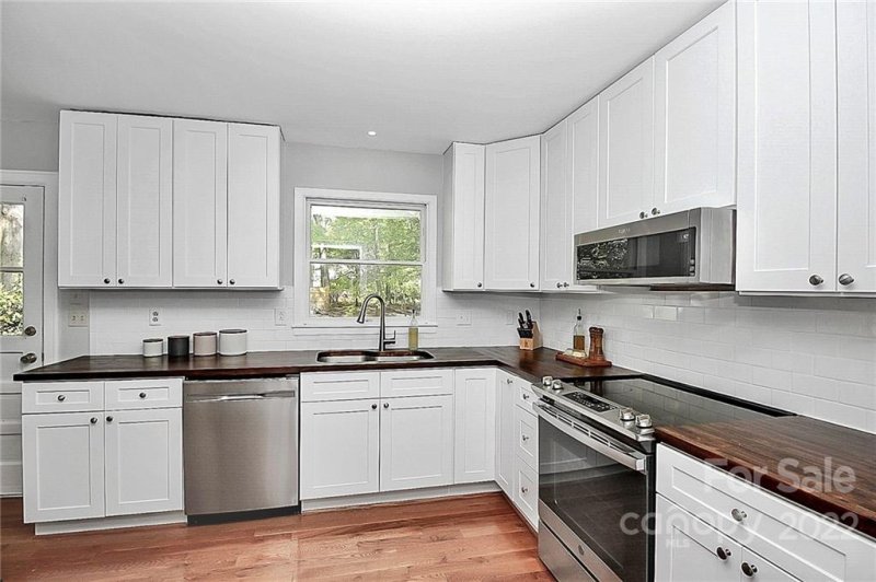 Property image 2 at 7807 Snowden Lane, Charlotte, NC 28270