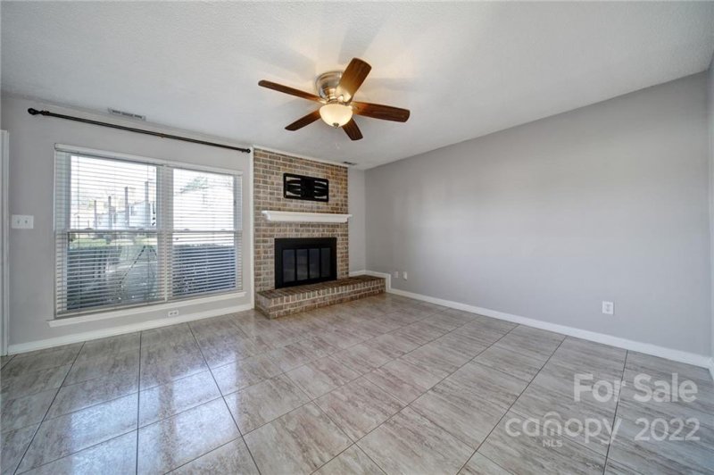 Property image 3 at 11001 Carmel Crossing Road, Charlotte, NC 28226