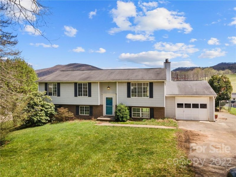 Property image 2 at 17 Sun Up Lane, Candler, NC 28715