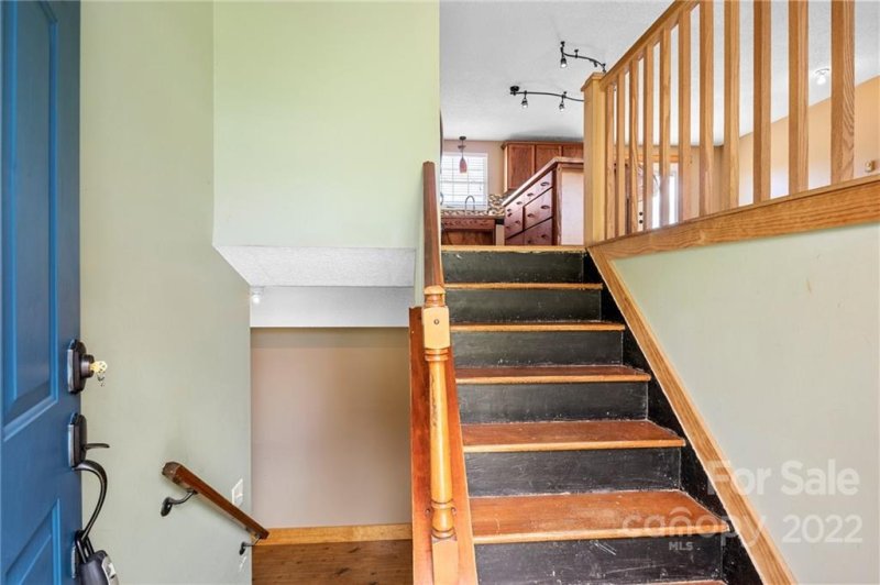 Property image 3 at 17 Sun Up Lane, Candler, NC 28715