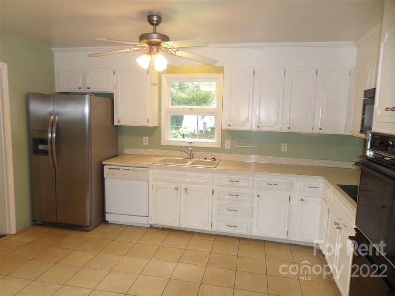 Property image 2 at 1008 Brantham Court, Charlotte, NC 28211