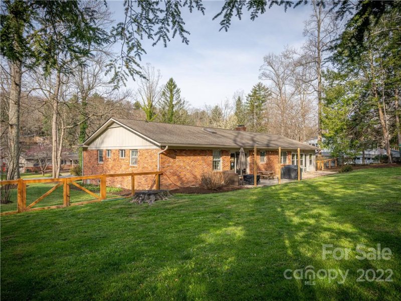 Property image 4 at 2640 Seminole Drive, Hendersonville, NC 28791