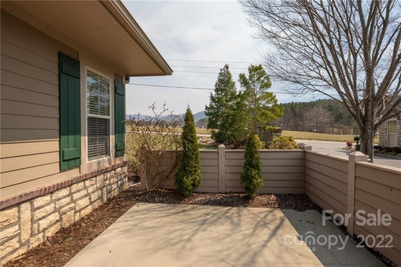 Property image 4 at 4 Valley Trace Lane, Weaverville, NC 28787