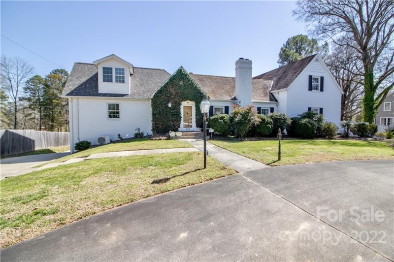 Property image 4 at 738 Mocksville Avenue, Salisbury, NC 28144