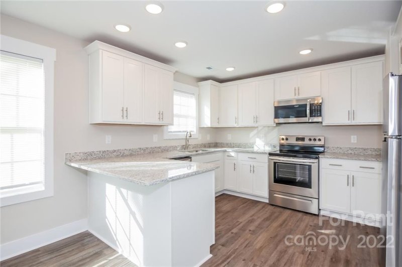 Property image 3 at 2330 Myrtle Avenue, Gastonia, NC 28052