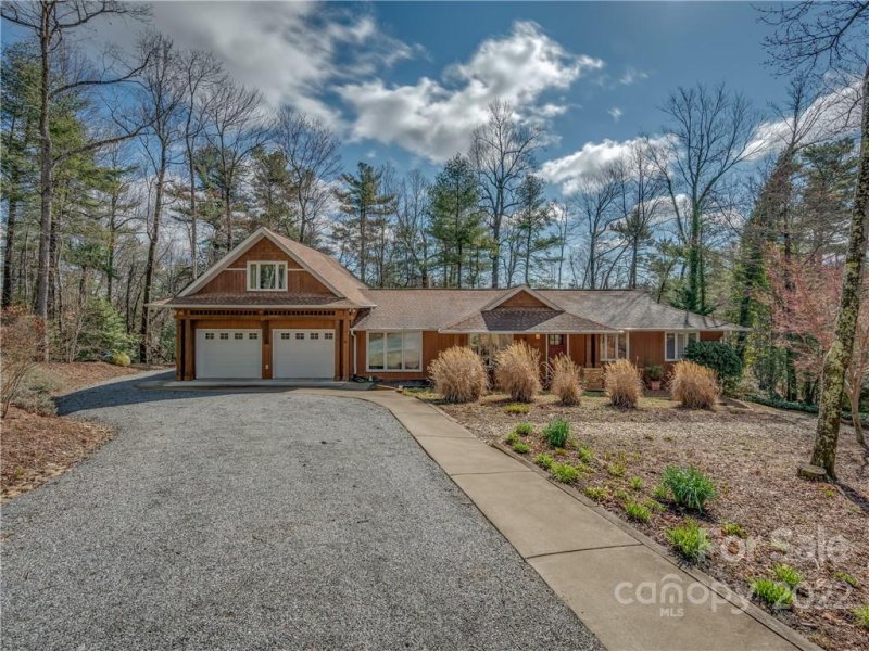 Property image 2 at 376 Whispering Woods Drive, Saluda, NC 28773