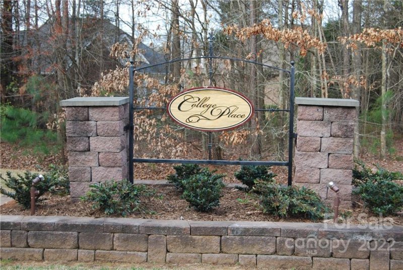 1008 Lyndon Drive